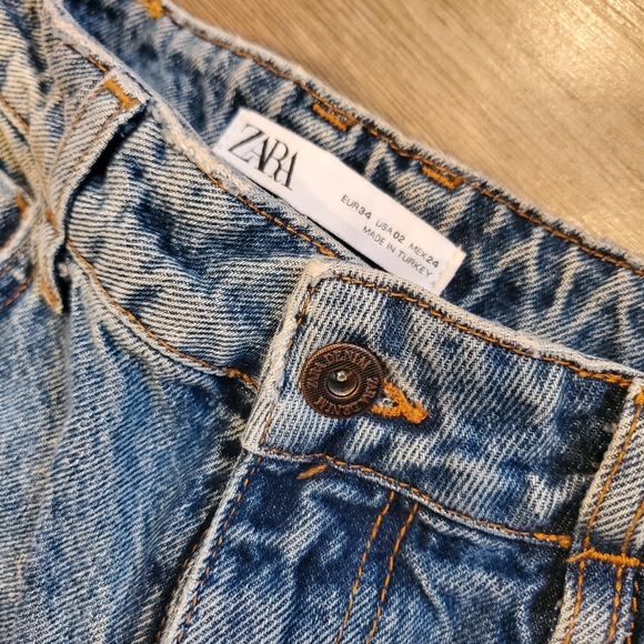 Zara frayed jeans, excellent condition - Picture 2 of 4